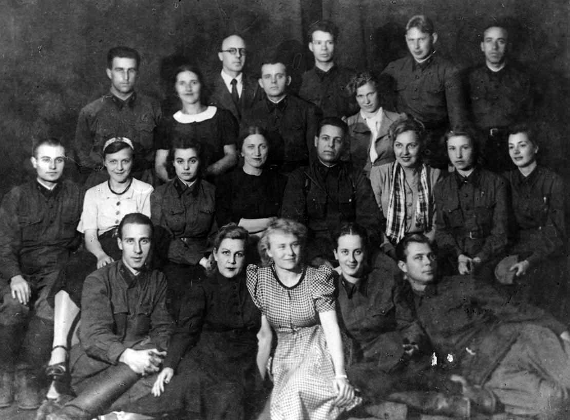Фронтовая бригада театра. 1941 год © Архив Электротеатра Станиславский